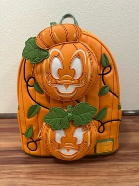 NWT Loungefly Disney Donald Duck Daisy pumpkin backpack